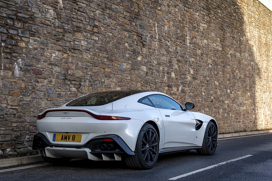 `Aston Martin Vantage