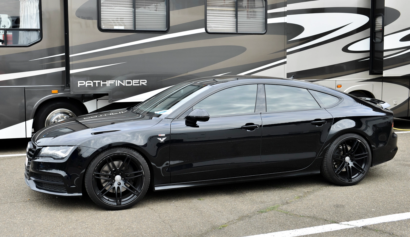 Czarne Audi A7