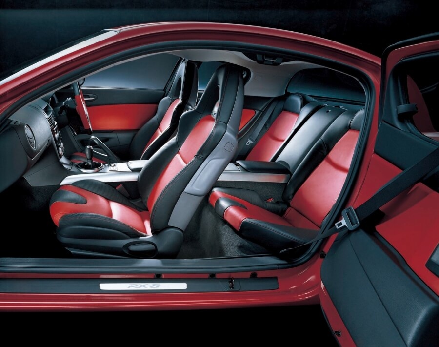 Mazda RX-8 - kabina