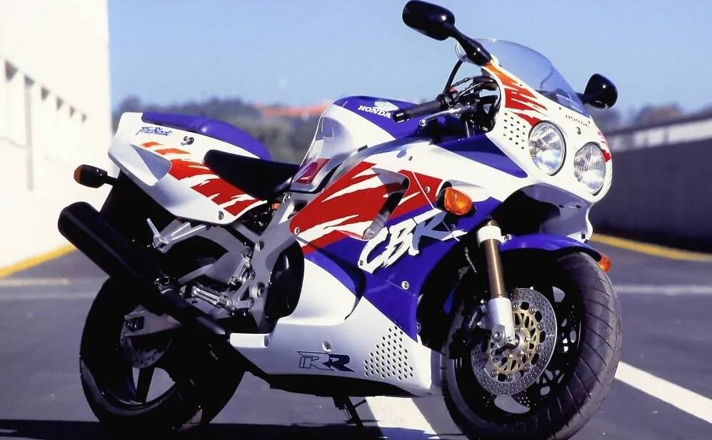 Używane motocykle - Honda CBR 900 RR 